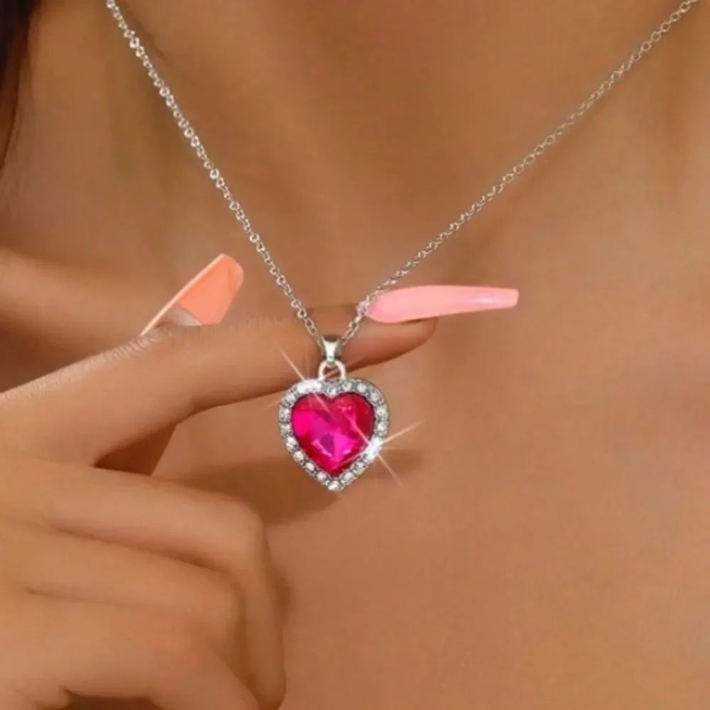 3for$20 Fashionable Heart Shape Pendant Necklace Suit For Women